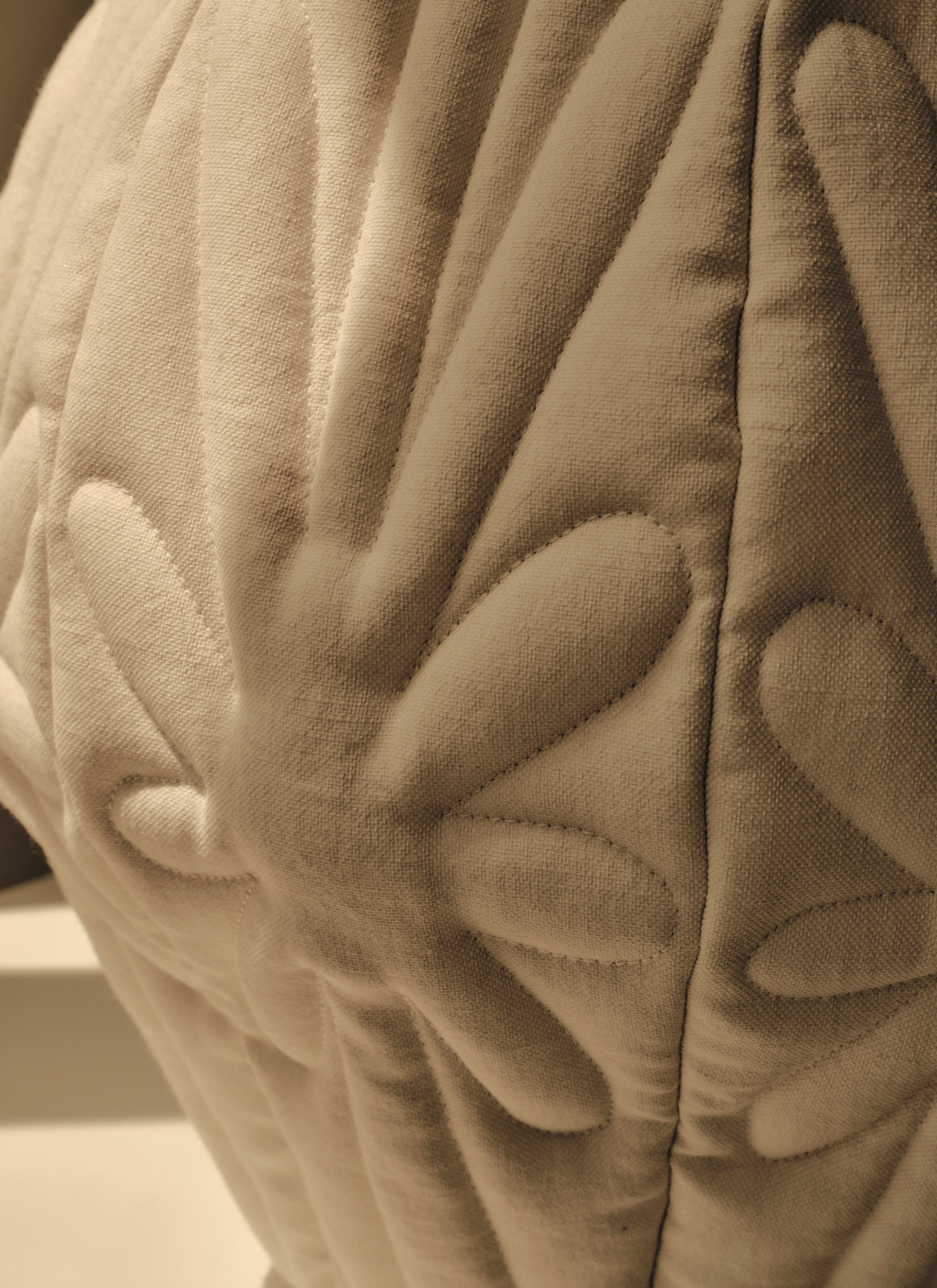 Soft Vase 01 / junot fine properties