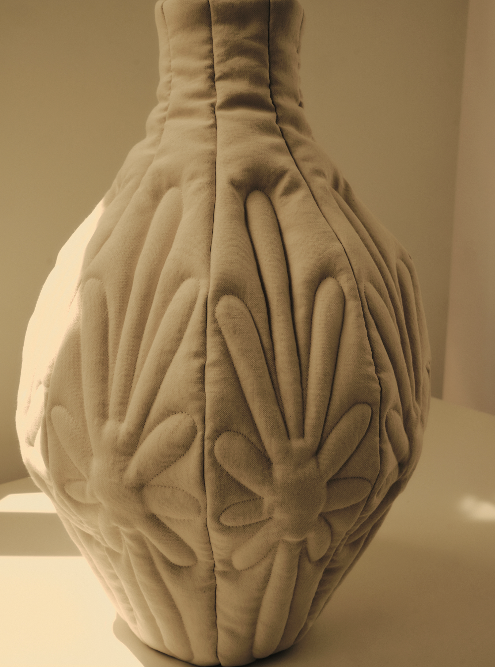 Soft Vase 01 / junot fine properties