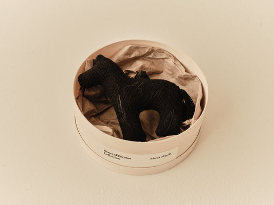 Beasts of Fortune 2026 The Black and Cream Horse 刺繡小馬