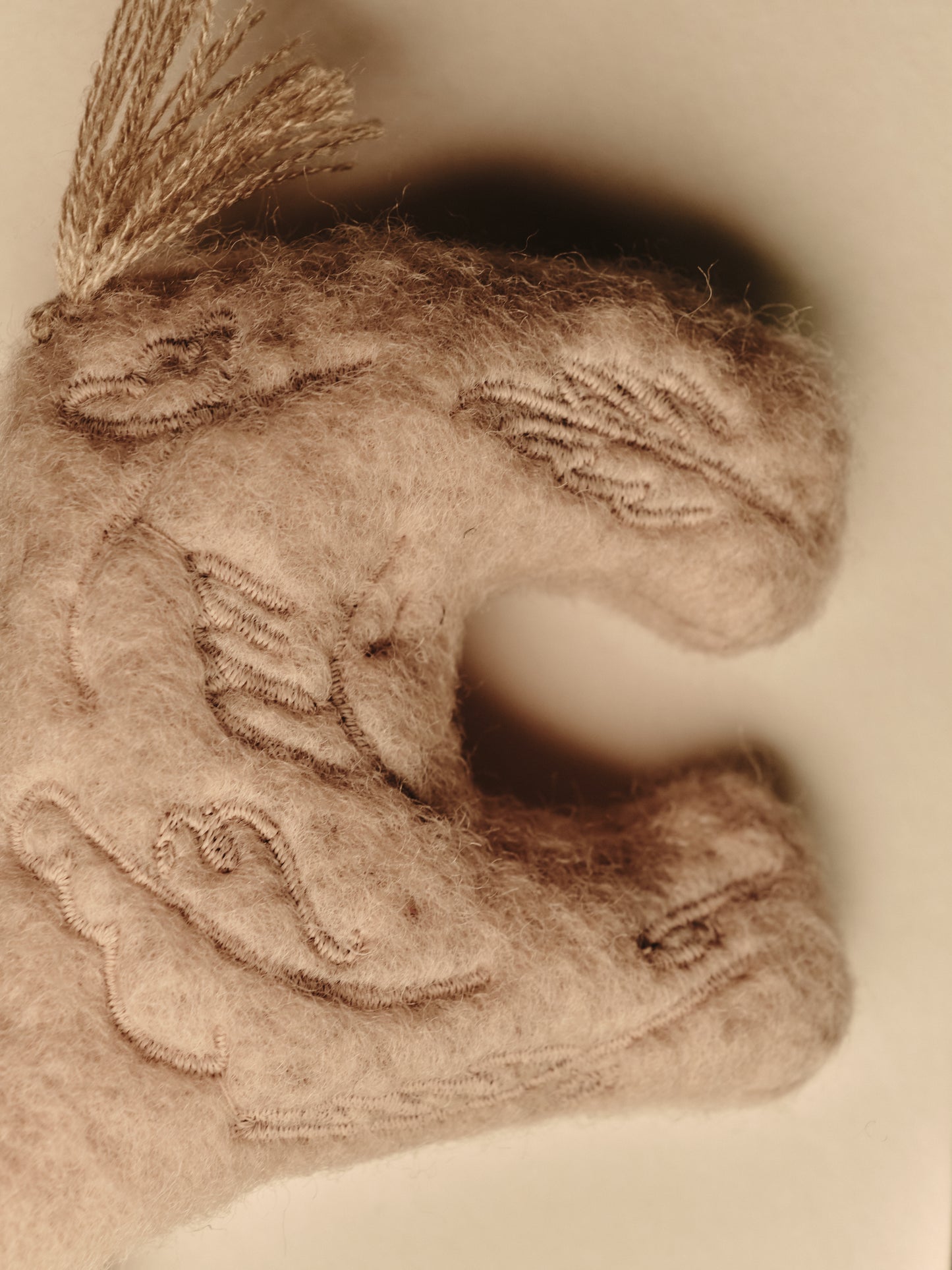 Beasts of Fortune 2026 The Black and Cream Horse 刺繡小馬