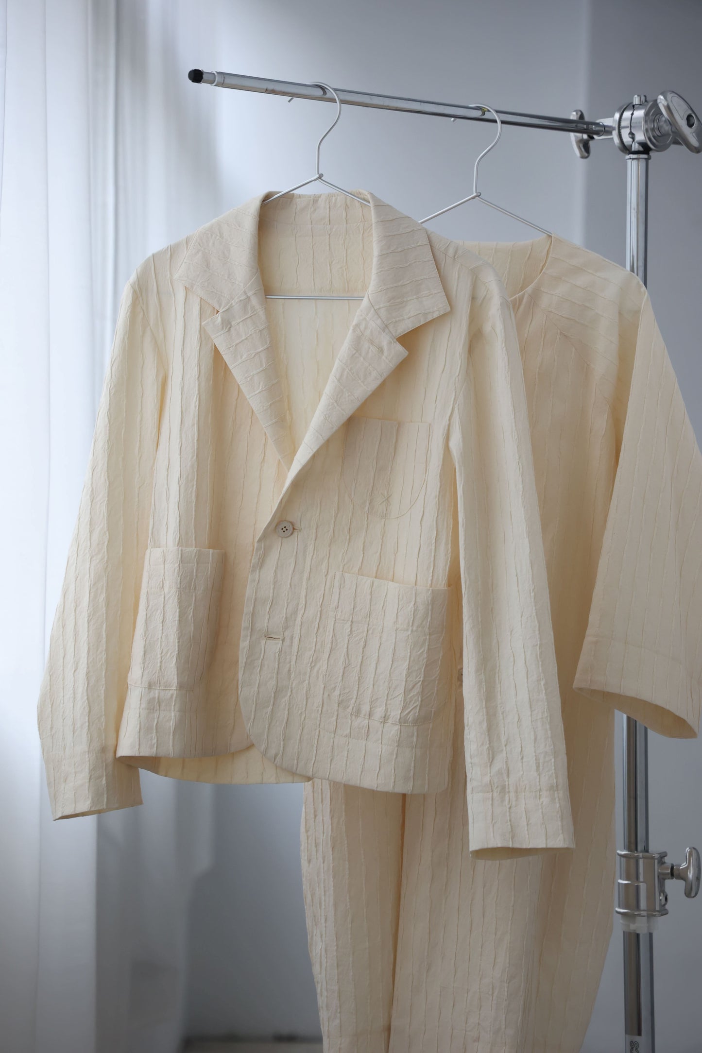 Cotton pleated  jacket 稿紙皺褶夾克